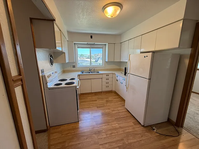 1850 Avoca St #2 — Photo 10