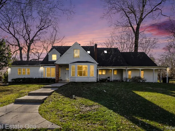 5840 Inkster Rd, West Bloomfield, MI 48323