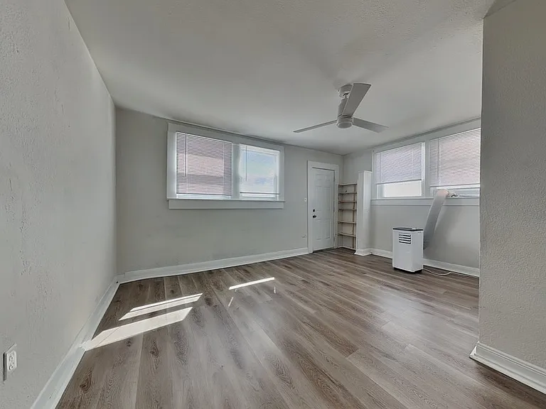 2904 W Chestnut St #2 — Photo 7
