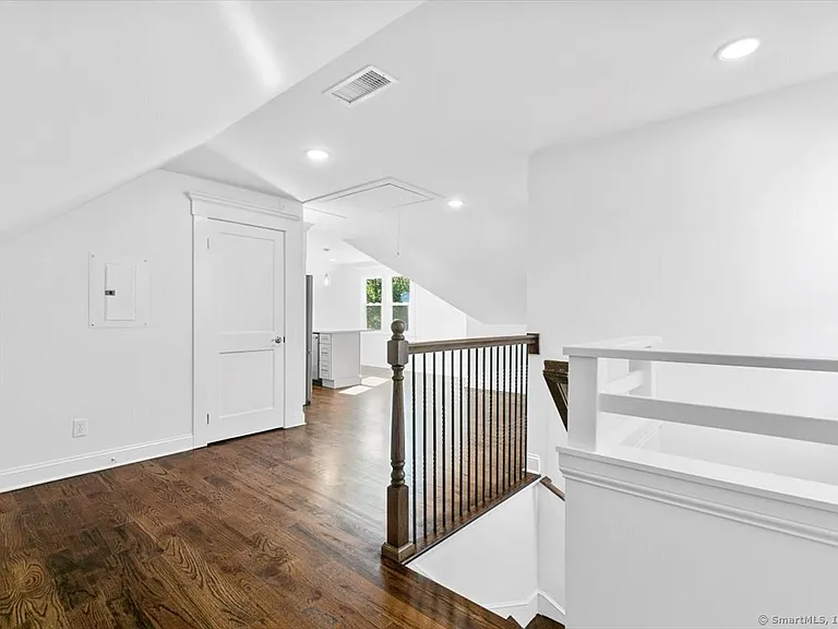 954 Elm St #3 — Photo 8