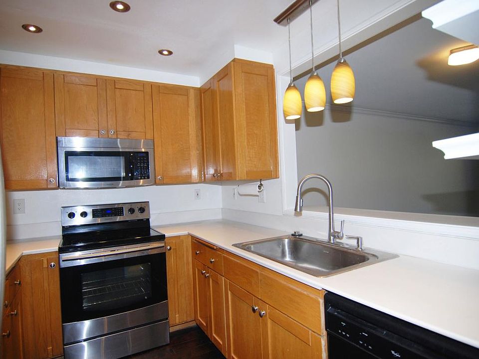 1st image of 8850 Villa La Jolla Dr Unit 211