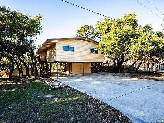 5th image of 423 Carpenter Dr