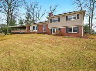 31 Oak Bluff Cir, East Longmeadow, MA 01028
