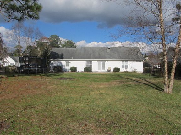 http://www.propertyboss.net/CustomerImages/SWEYER_71385/media/Properties/7400%20Bright%20Leaf%20Rd/zsmall_12-18-12%20020.JPG