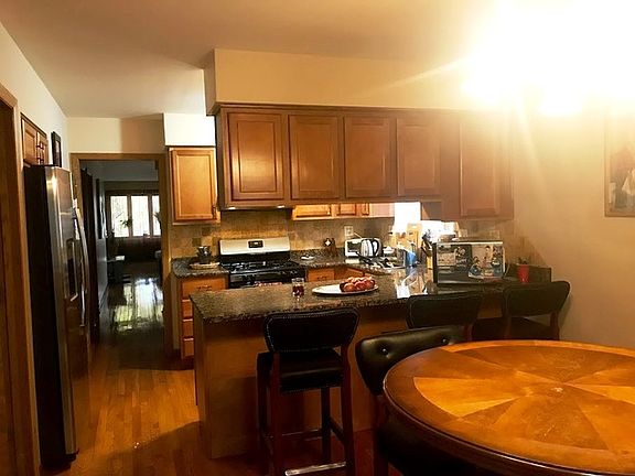 5th image of 3354 N Natoma Ave