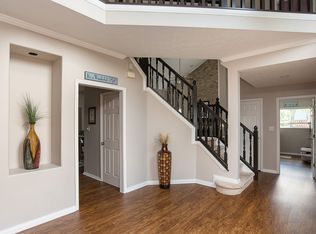 10824 Pine Bluff Dr, Fishers, IN 46037