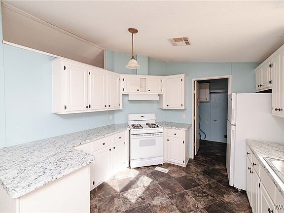 2nd image of 2650 E Jagerson Avenue