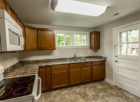 5th image of 2705 Milhorn St