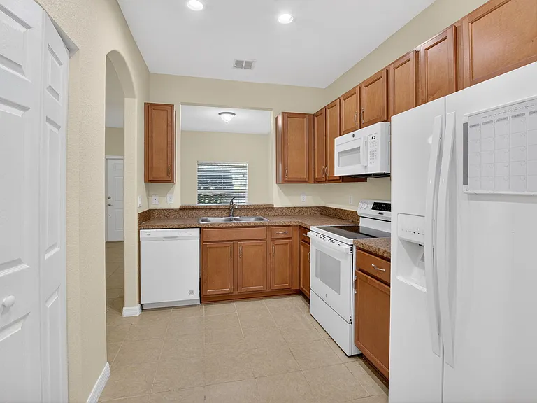 340 Lake Monterey Cir — Photo 25