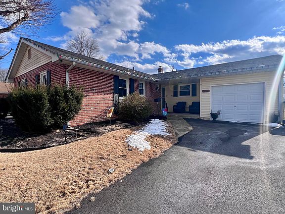 4th image of 3204 Bristol Dr