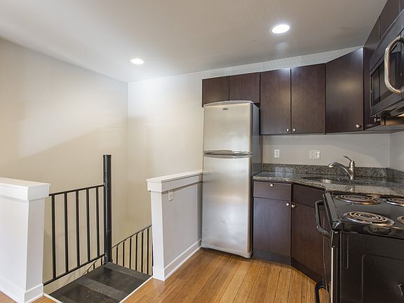 5th image of 4029 Spruce St APT 3R