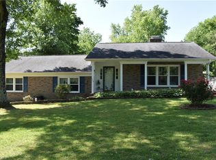 1915 Murrayhill Rd, Greensboro, NC 27403