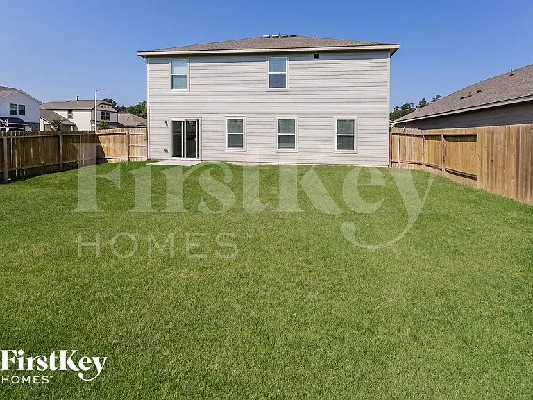 2104 Cedar Bend Dr — Photo 18