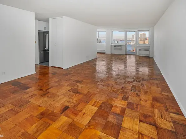 75 Henry Street image 11 of 25