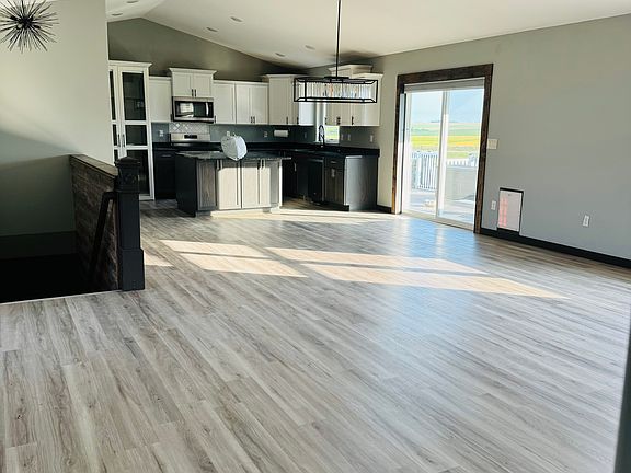 4th image of 103 Viking Dr