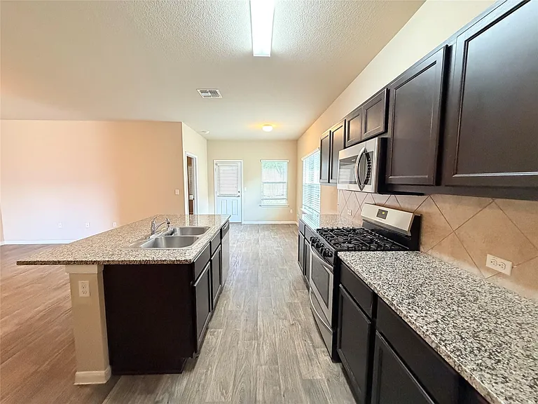 225 Cibolo Creek Dr — Photo 9