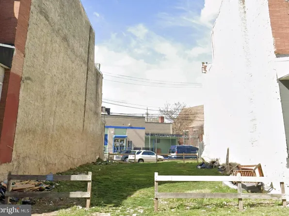 1345 W Pike St, Philadelphia, PA 19140