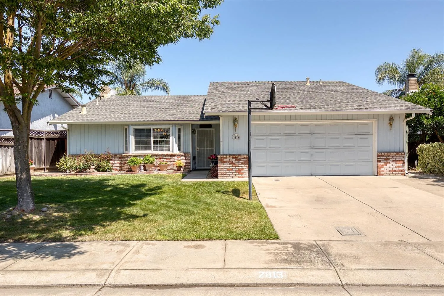 2813 Pinnacles Dr photo 1