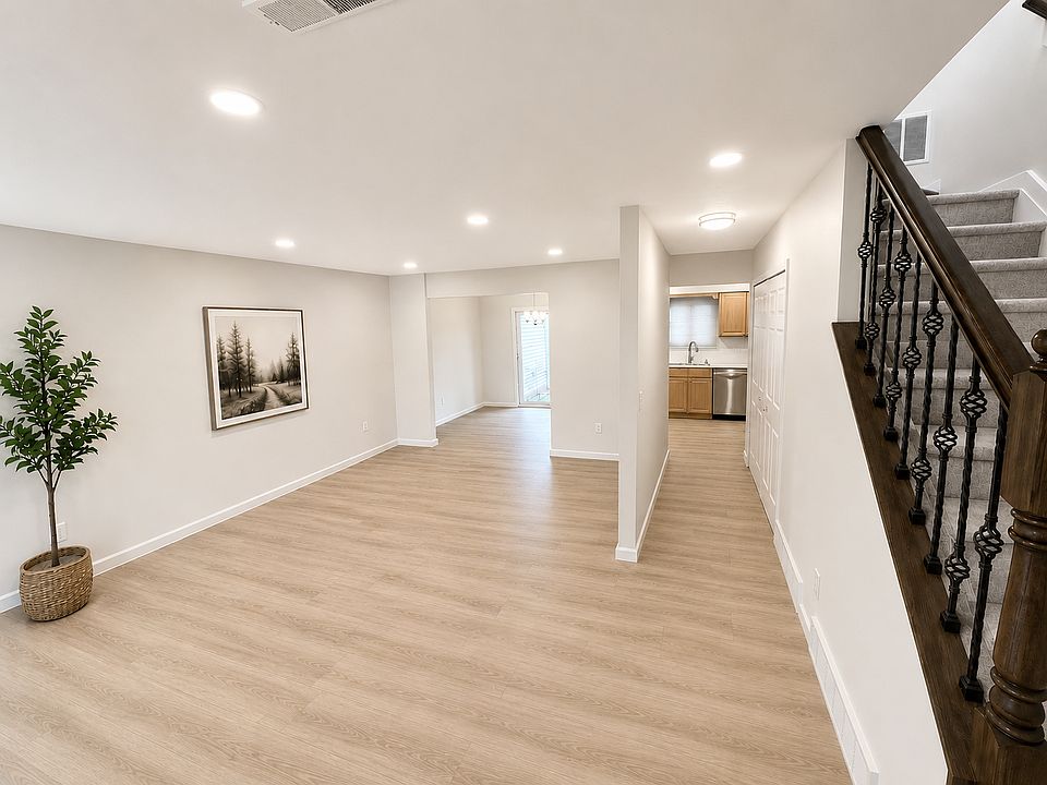 1st image of 509 Forsythia Ln