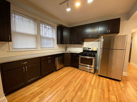 2nd image of 942 N Washtenaw Ave #1R