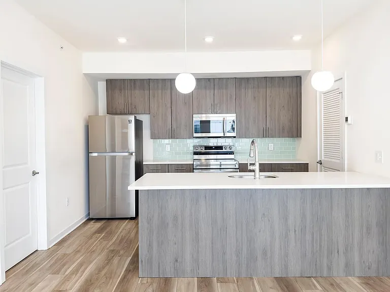 1667 N 5th St #B011 — Photo 11