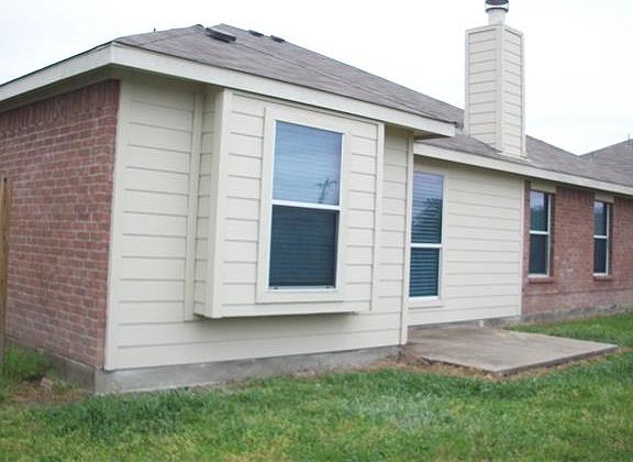 3rd image of 507 Waterford St