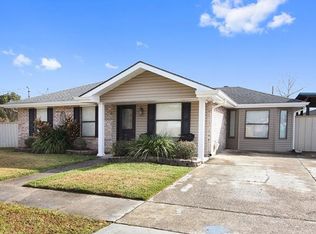 1 Woodchase Ct, Violet, LA 70092