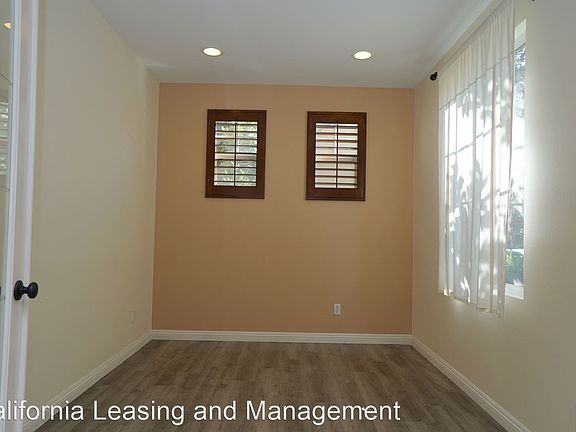 5th image of 27230 Valderrama Dr