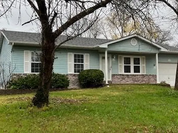1315 Peach Tree Ln, Pacific, MO 63069