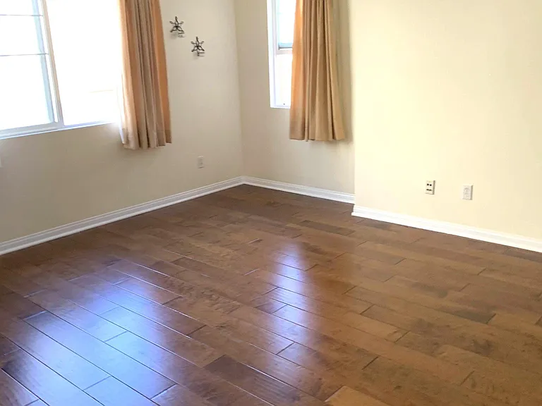 Den (2nd floor)