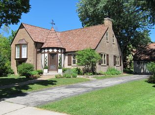 6344 N Santa Monica Blvd, Whitefish Bay, WI