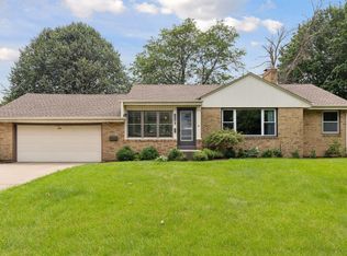 1400 Shryer Ave W, Roseville, MN 55113