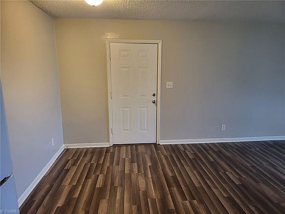 2nd image of 2833 N Ohenry Blvd APT G
