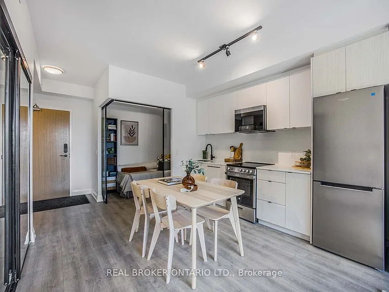 2369 Danforth Ave #210 — Photo 15