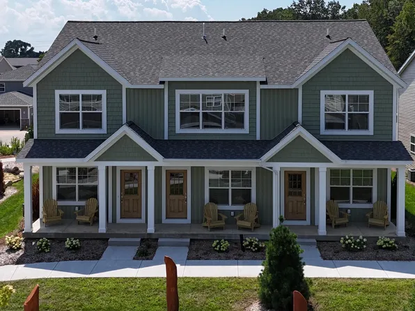 317 Vista Green Dr, Holland, MI 49423