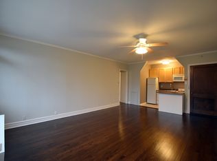 458 Winnetka Ave APT 211, Winnetka, IL 60093