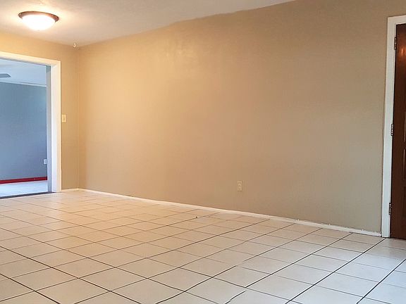 4th image of 414 S Oxalis Ave