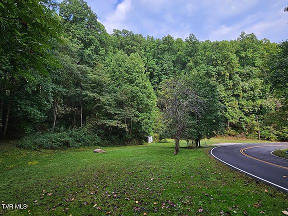 2nd image of Indian Creek Rd