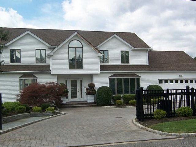 1st image of 304 Shore Dr