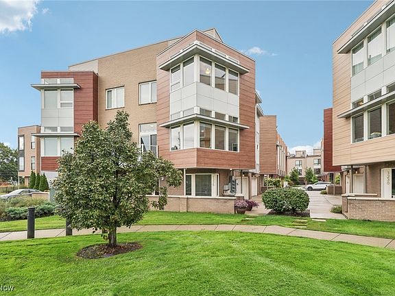 3rd image of 1226 W 74th St #B