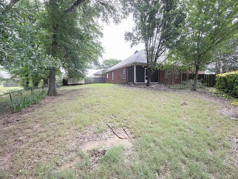 106 Sweet Meadow Ct — Photo 29