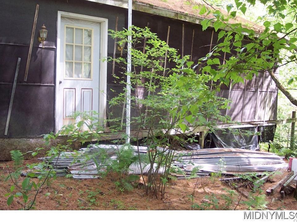 2nd image of 508 Spall Rd S