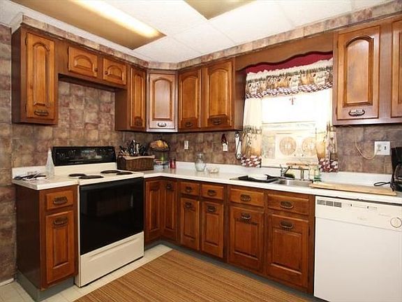 3rd image of 991 Beechmeadow Ln