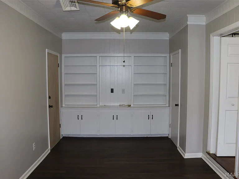 2781 Ashley Ave — Photo 8