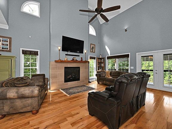 4th image of 2610 County Road 369