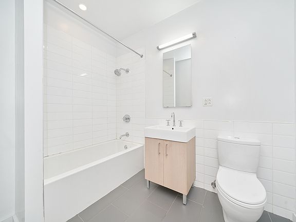 5th image of 53 Hope St #520