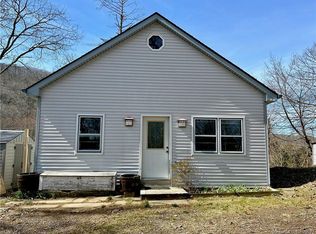 7 Sandstrom Rd, New Preston Marble Dale, CT 06777