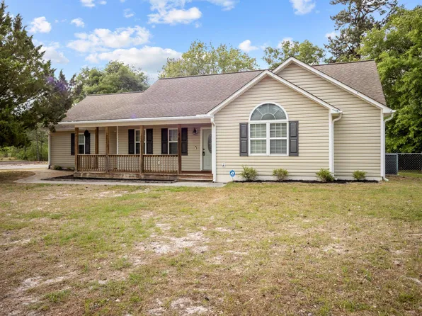 144 Millicent Ct, Bogue, NC 28570