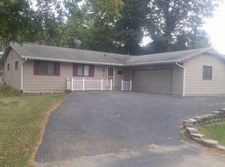 1655 Pearl City Rd, Freeport, IL 61032