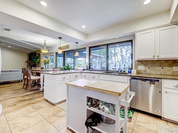 3rd image of 4503 Bilboa Dr